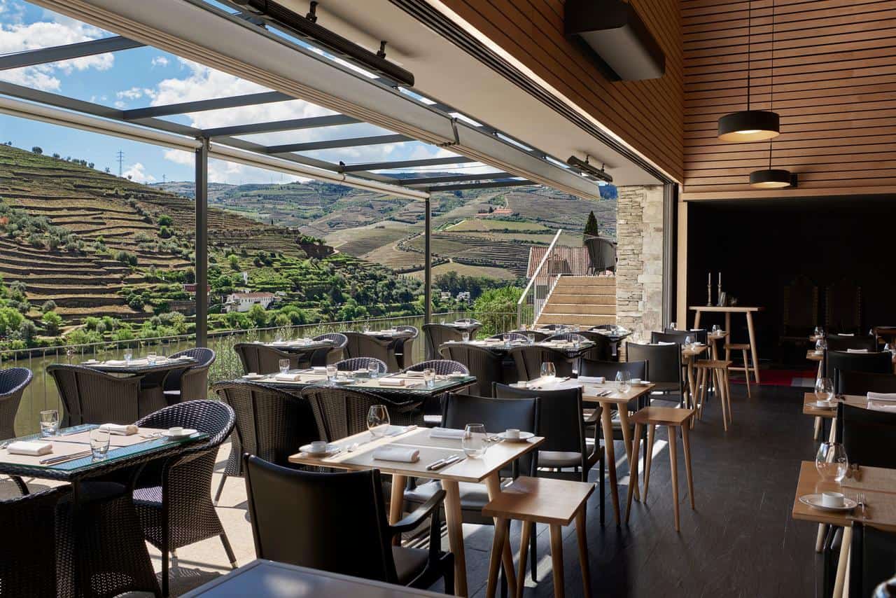 Cycling-Holidays-Douro-Quinta-de-La-Rosa-restaurant