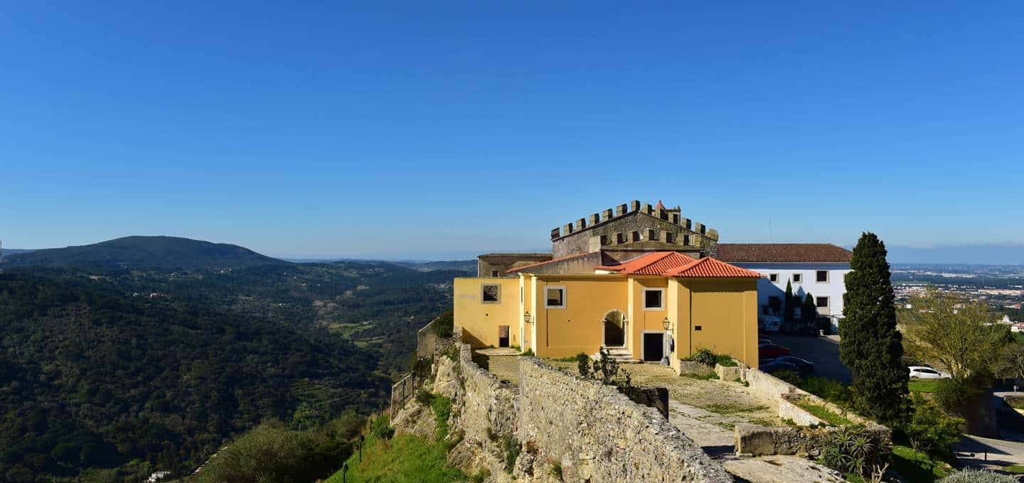 Hotel Palmela Overview