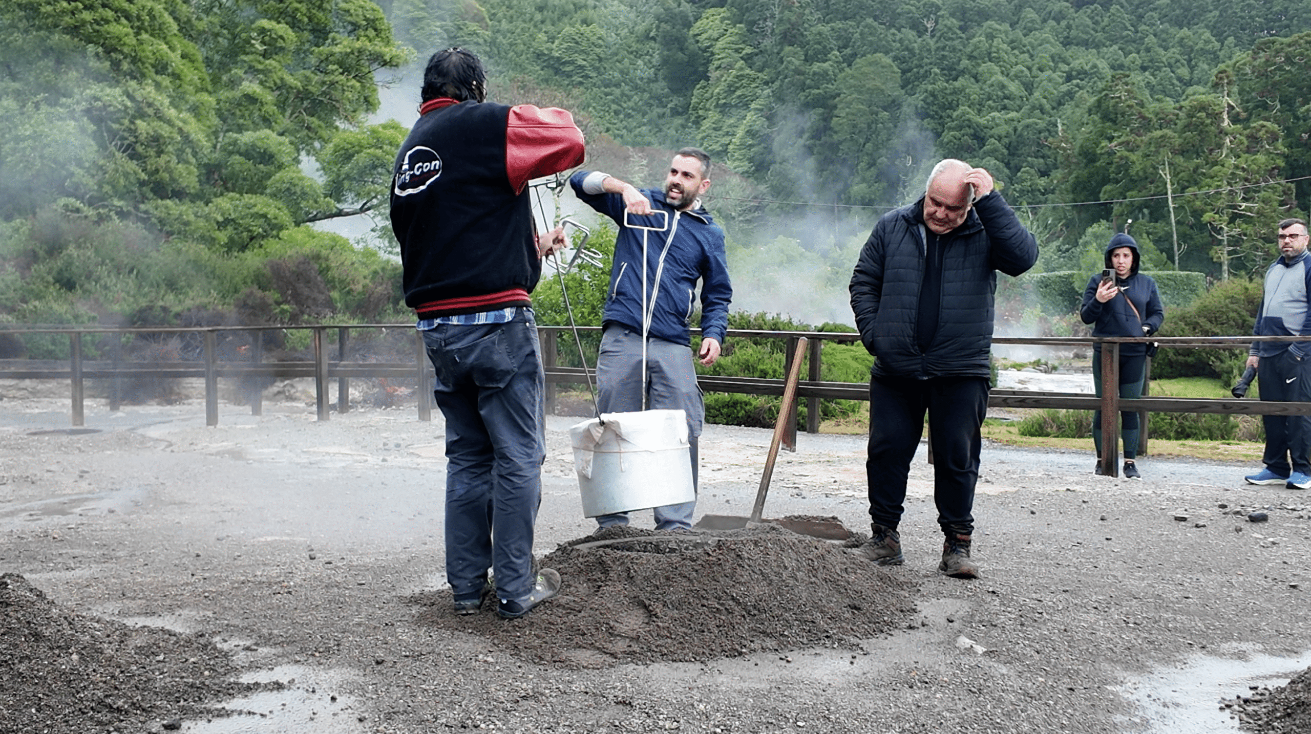 walking in azores -cozido das furnas